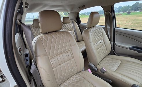 Sedan 3977 interior 1